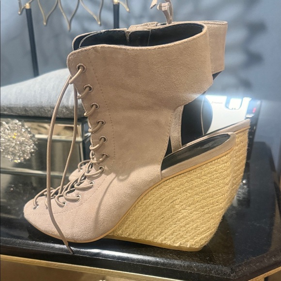 Rebecca Minkoff Tan Lace-Up Wedges - Picture 2 of 5
